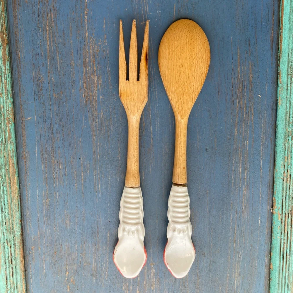 Hand-Painted Wooden Salad Serving Utensils for Dining. Great Condition!